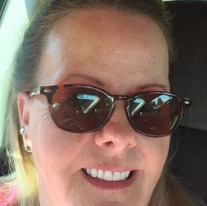 Meet your Posher, Valoria